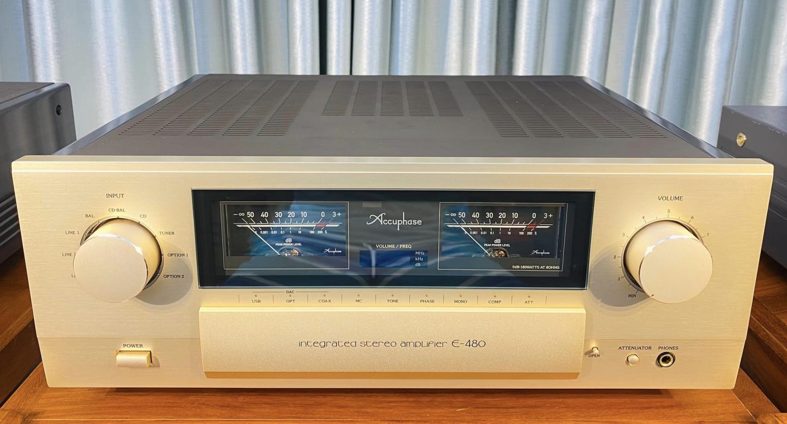 Nh Gi Chi Ti T So S Nh Amply Accuphase V Luxman Nh Gi S N