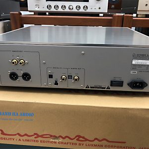 LUXMAN_D06U mat sau