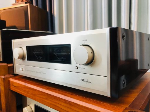 Amply Accuphase E-305V