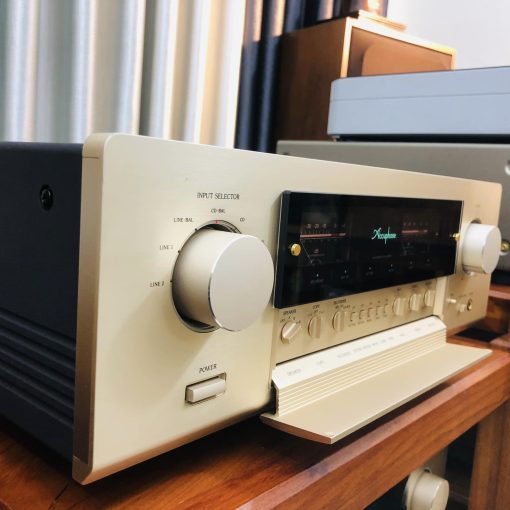 ACCUPHASE E-308 mat trai