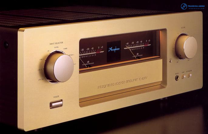 Accuphase E-406V mat truoc