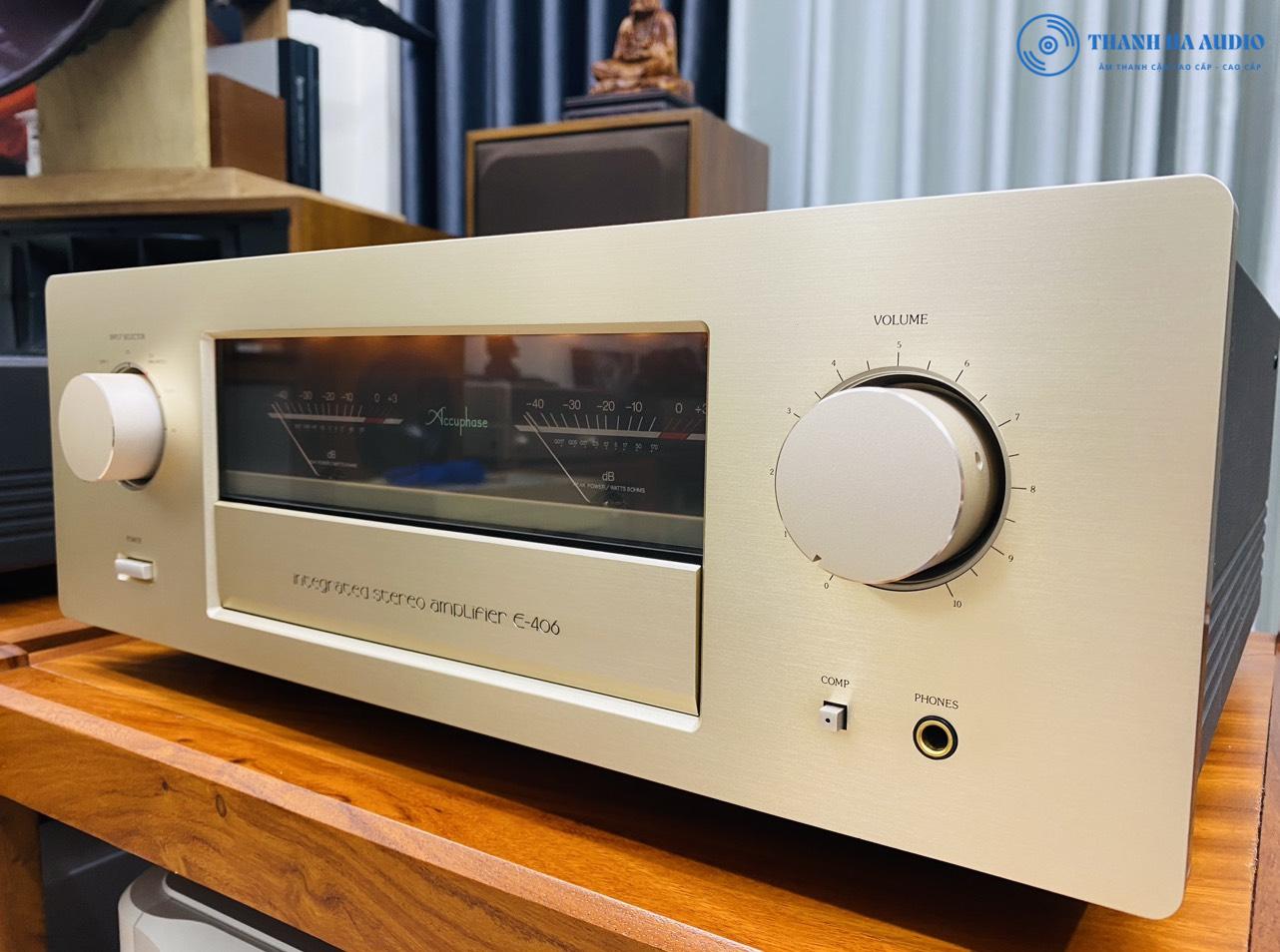 Accuphase e 406 canh phai