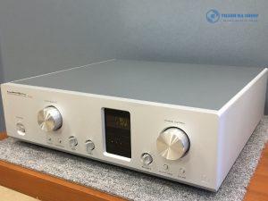Luxman C-700U mat truoc