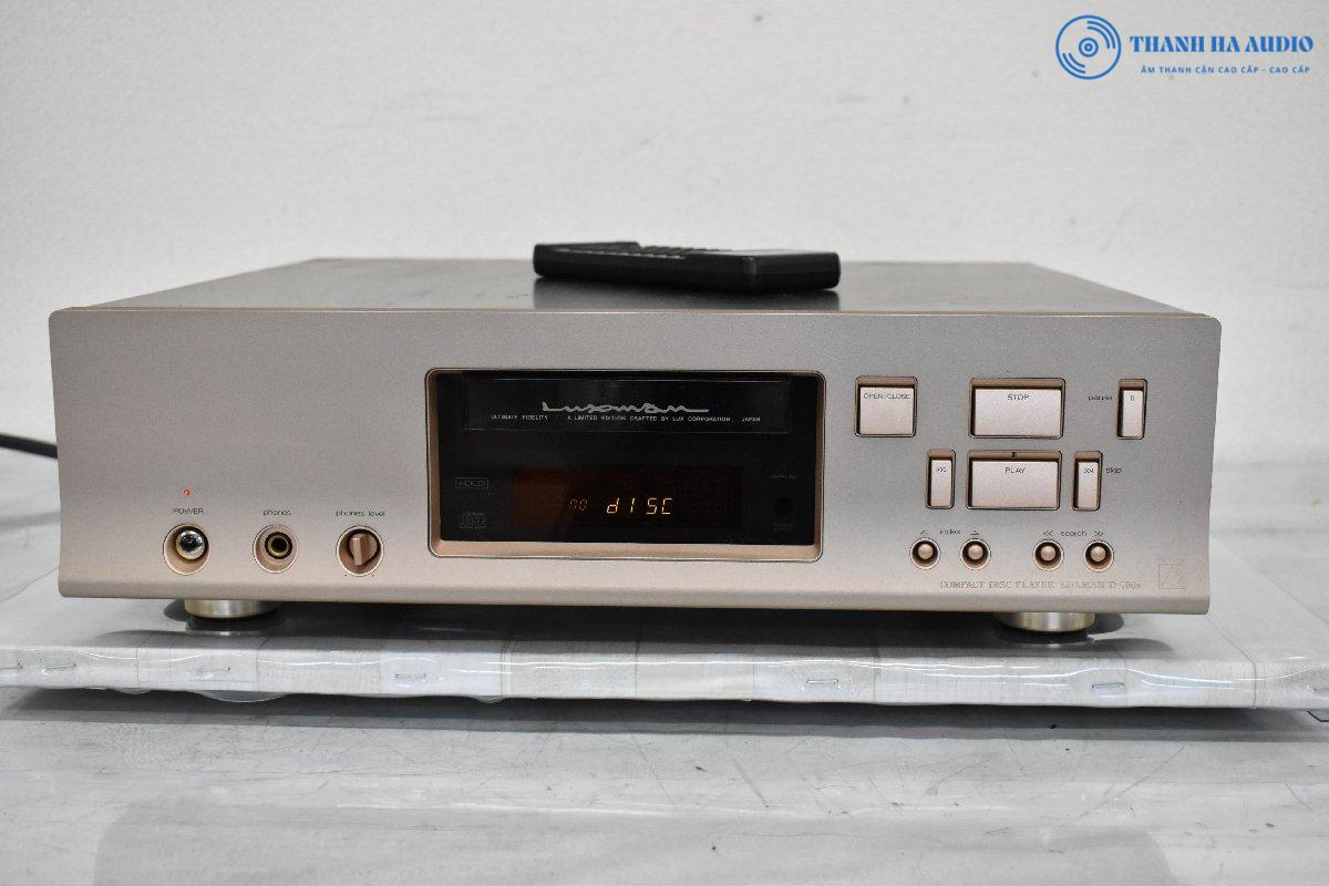 Luxman D700s mat truoc