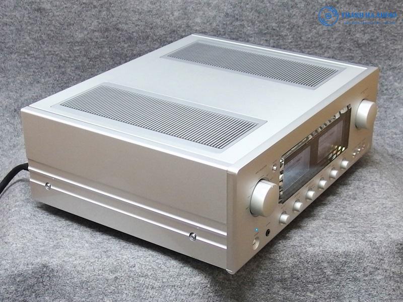 Luxman L-509fSE mat cheo canh trai