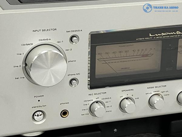 Luxman L-550A goc trai