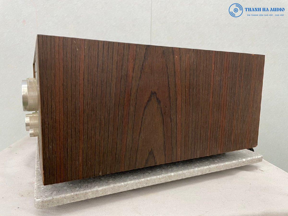 Luxman L-55A canh ben