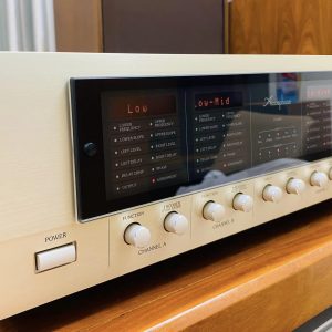Accuphase DF 45 mat truoc ben trai