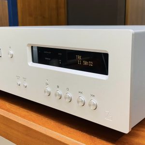 Luxman D 05 goc phai